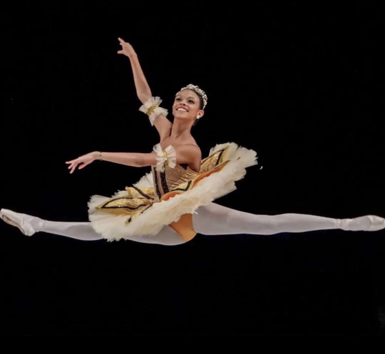 Gabriella Assis - Performance 1