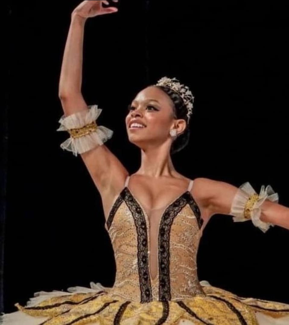 Gabriella Assis - Performance 2