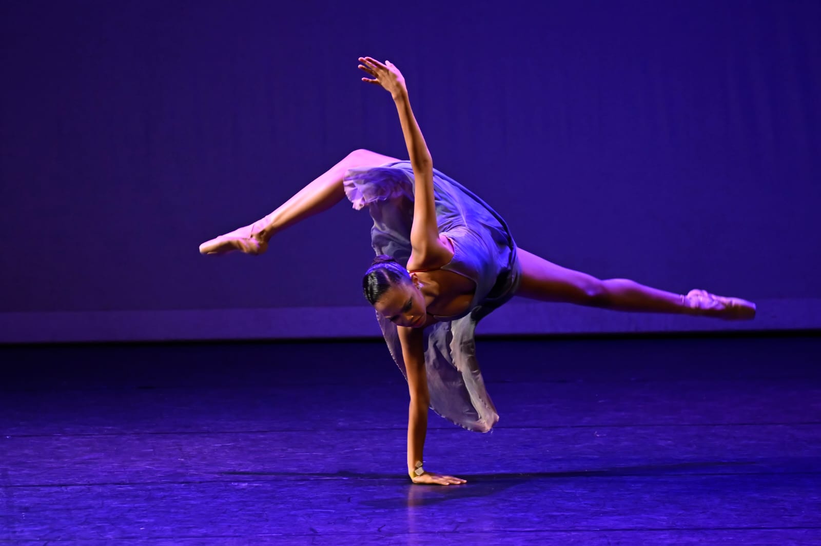 Gabriella Assis - Performance 7